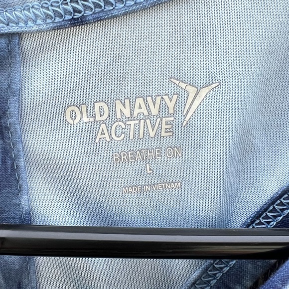 Old Navy Active Breathe tank - Picture 3 of 10
